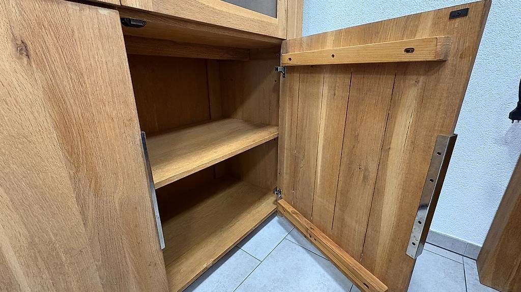 Set di tavolo e panche: Table, bancs et meuble en chêne – Usato da La Magne venduto da materielavendre 3