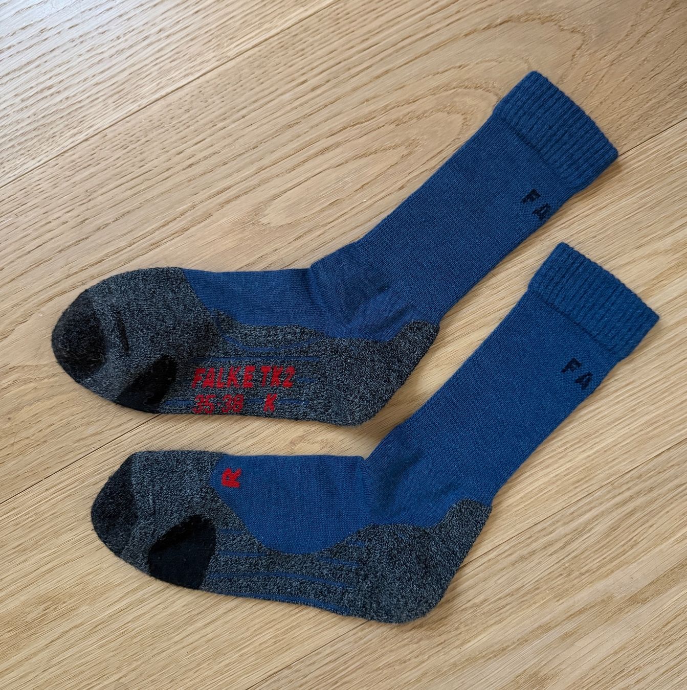 Falke Calze per bambini: Wandersocken Socken 35 - 38 von Falke – Nuovo (secondo la descrizione) da Aarau venduto da Ahoffa 1