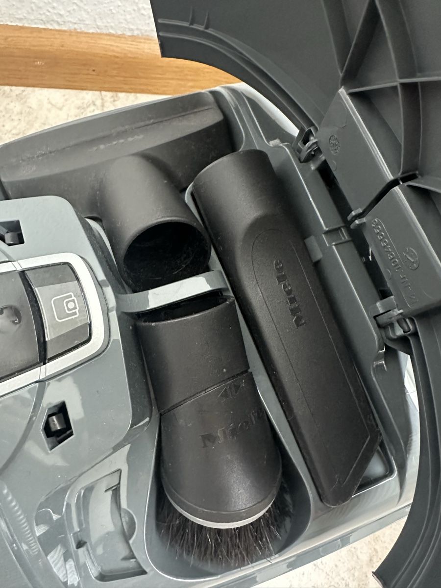 Miele Aspirapolveri & Accessori: Miele  C3  Staubsauger, TOP Zustand – Usato da Pratteln venduto da milisandra 2