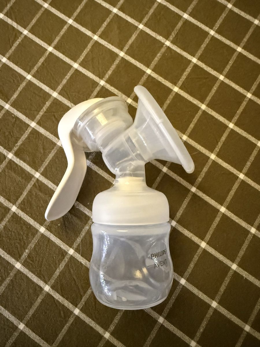 Philips Accessori per l’allattamento: Philips Avent Manual breast pump – Usato da Langenthal venduto da vik_v5ml