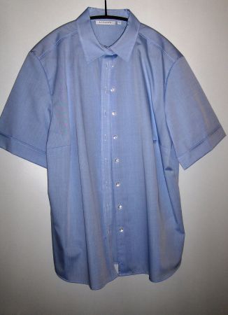 Bluse ETERNA kurzarm  Grösse 44, Farbe hellblau