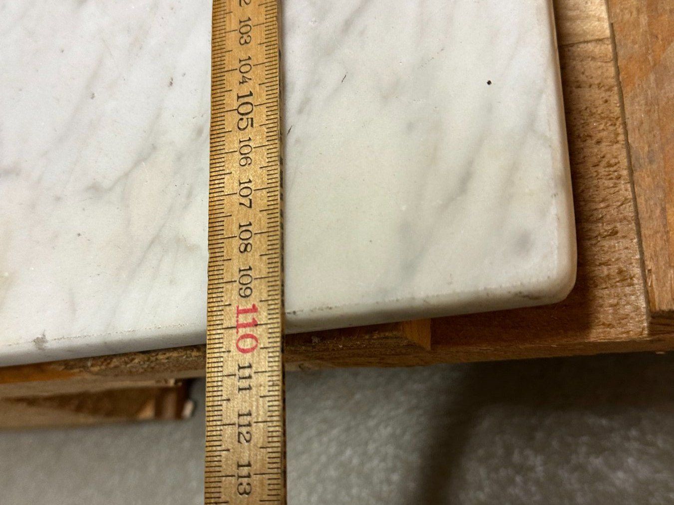 Servierplatten: Marmorplatte weiss mit Adern 55x110cm, Steinplatte – Gebraucht aus Luzern von Lager6640 2
