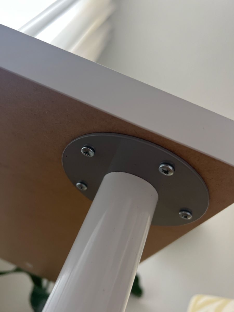 Scrivanie: Ikea Schreibtisch – Usato da Zürich venduto da sch_dnv7 2