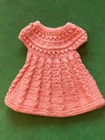 Gestricktes Kleid in der Farbe Rosé  für Puppen Paola Reina