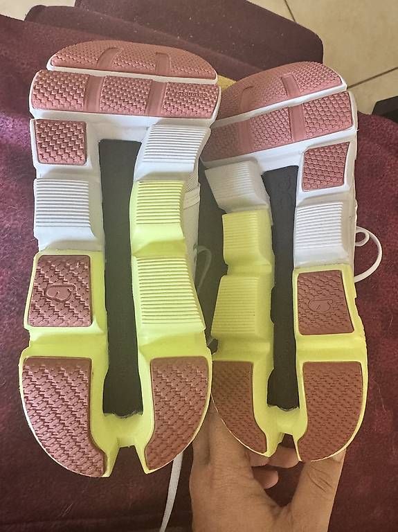 Scarpe da donna: Chaussures On-running Cloudflyer 4 – Nuovo e nell'imballaggio originale da St-Cergue venduto da ste_bjn2 4