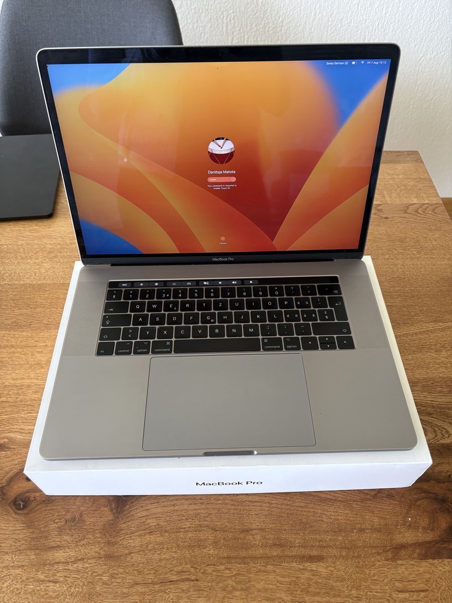 Apple Notebooks: Macbook Pro, 15inch, 16GB 2017 – Gebraucht aus Jona von Dearr 2