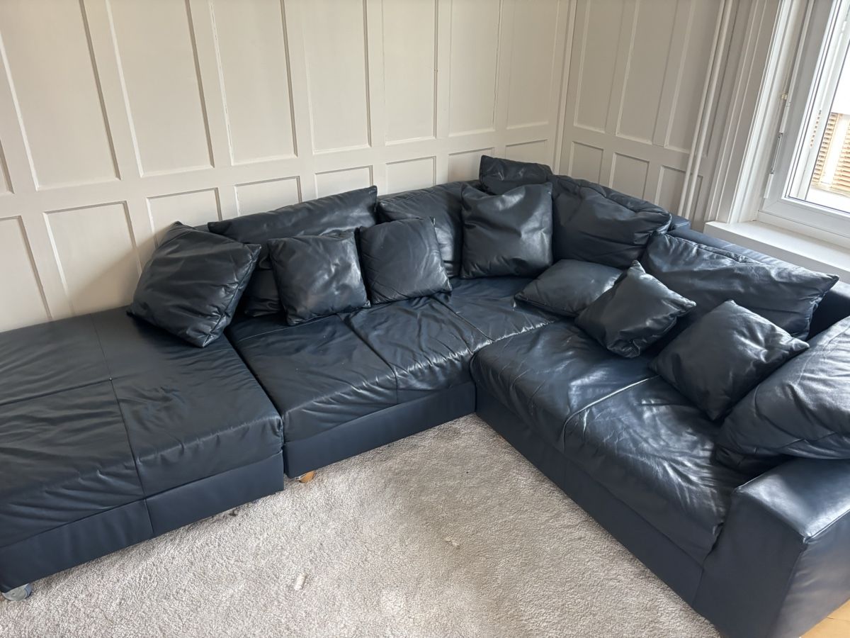 Sofas: Ecksofa aus Leder, dunkelblau – D'occasion à St. Gallen par mei_27db