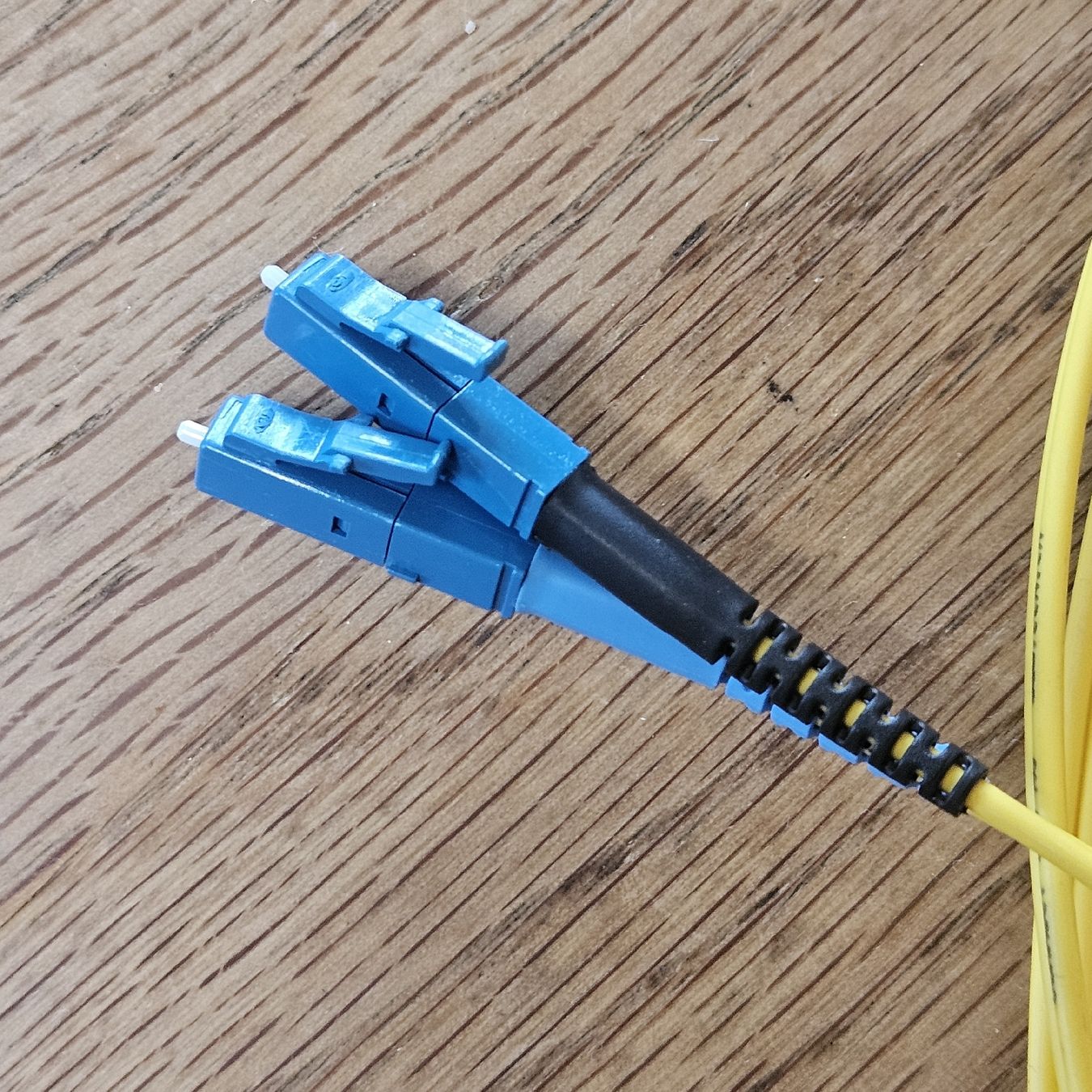Cavi: Glasfaserkabel LWL-Patchkabel Simplex LC/APC - LC/UPC 10m – Usato da Wettingen venduto da Christianv 2