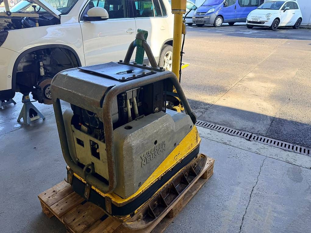 Tutte le macchine: Wacker Neuson DPU 6555He Vibroplatte – Usato da Baar venduto da Fahrzeug-Technik-neu 1