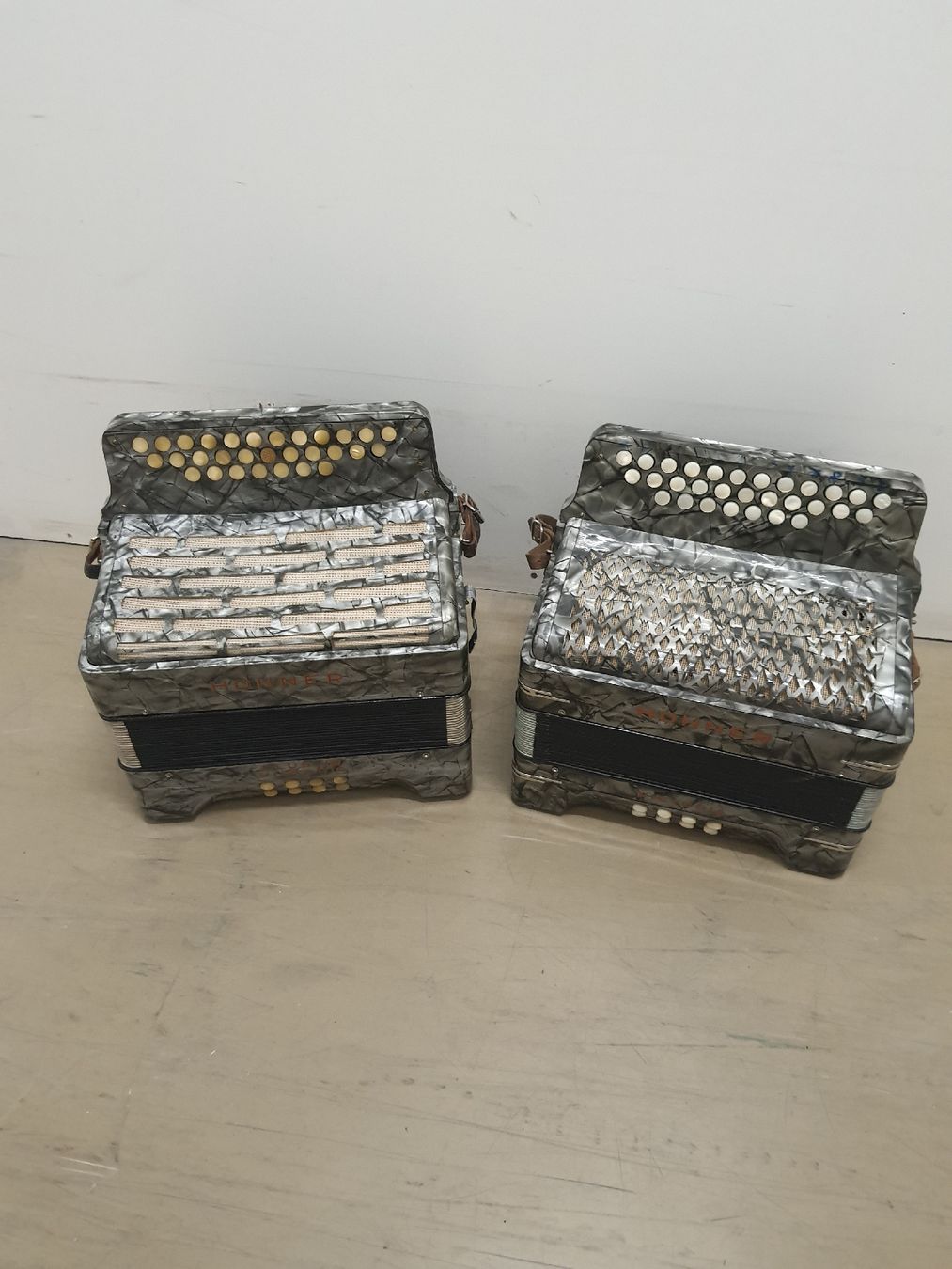 Hohner Musikinstrumente: 2 accordéons hohner diatonique  – Gebraucht aus Pont-de-la-Morge von Mirabelle0 3