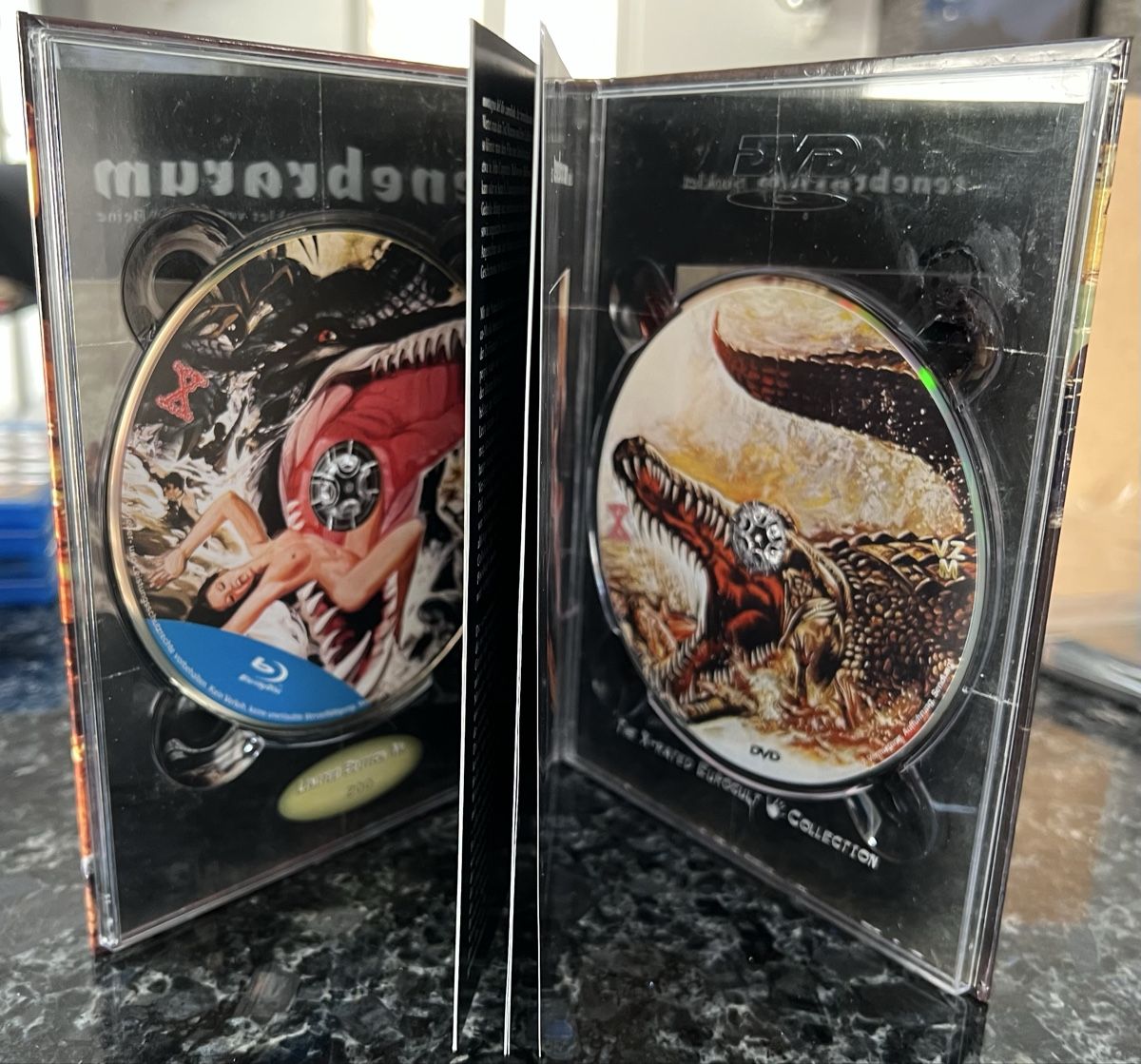 Tutti i DVDs: Der Fluss der Mörderkrokodile 2 Disc Mediabook – Nuovo (secondo la descrizione) da Buckten venduto da Dominoluna 4