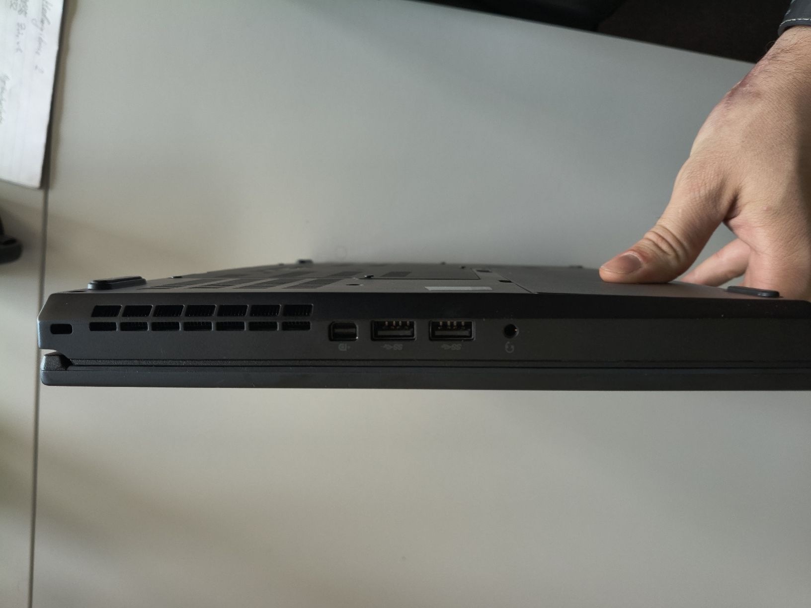 Lenovo Notebook: Lenovo ThinkPad P51 Intel Xeon Workstation Laptop - For Part – Difettoso da Zürich venduto da TrainLine 5