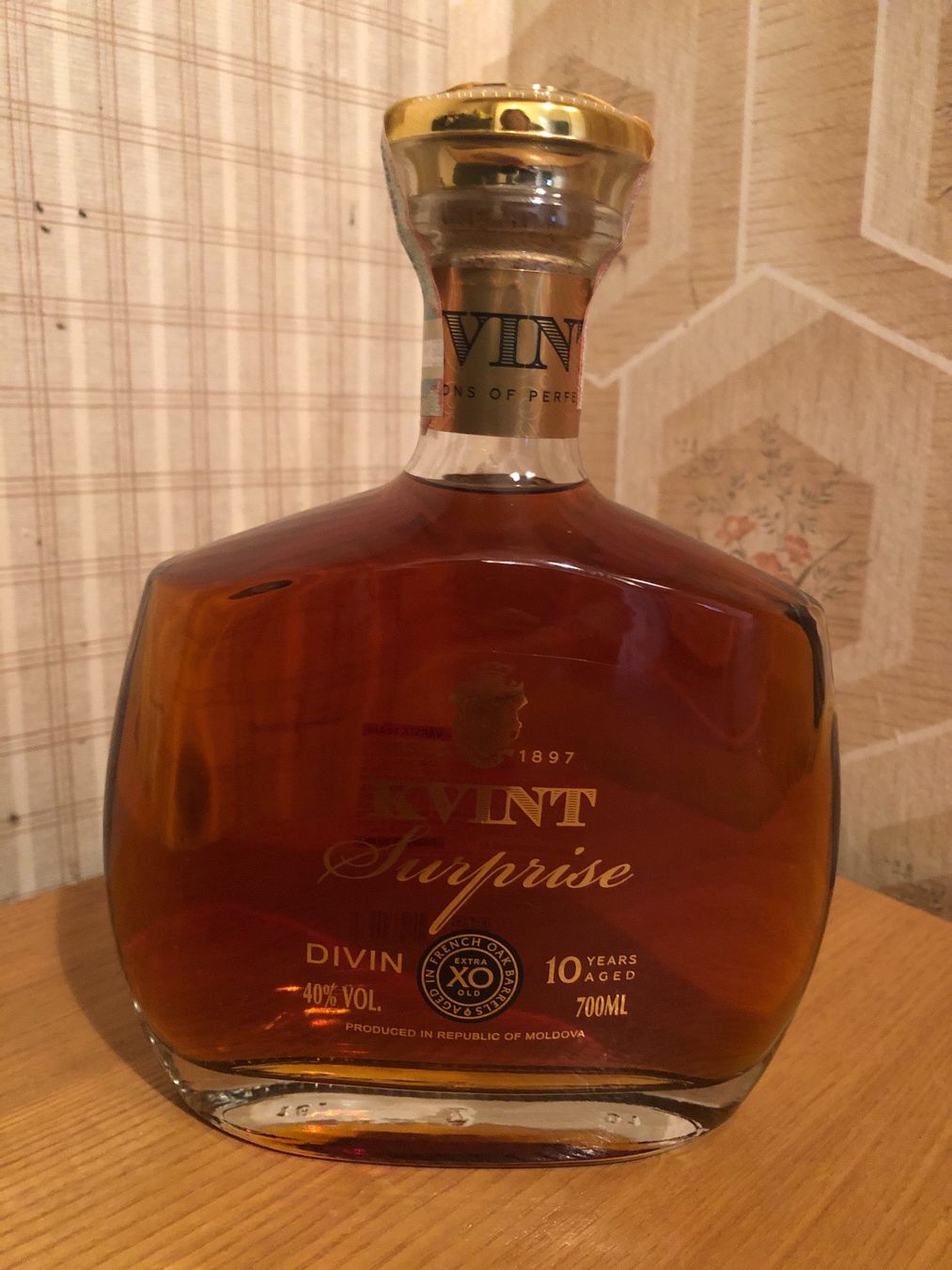 Spirituosen: KVINT Surprise DIVIN 10Y Moldawien – Neu und originalverpackt aus Wald ZH von mlnt