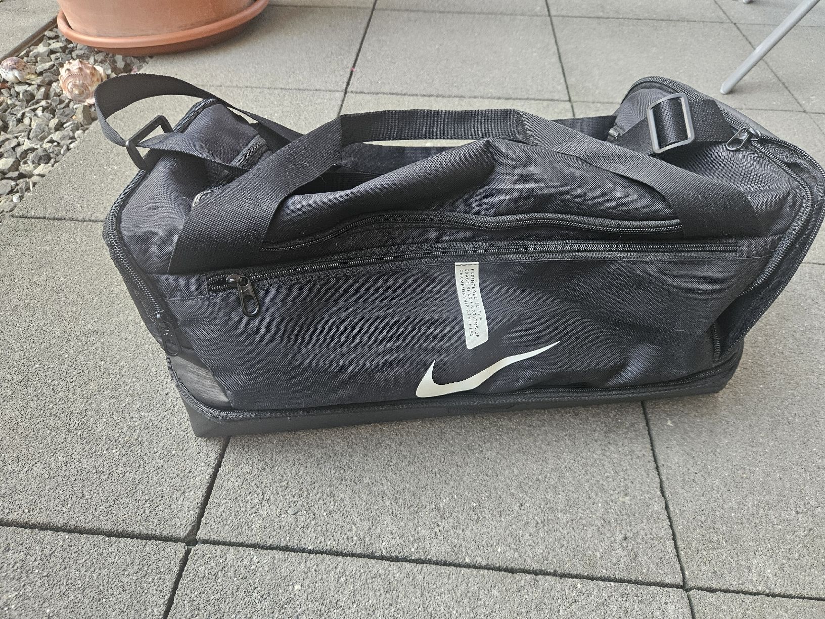 Nike Taschen: Nike Tasche Mit Schuhfach  – Neu (gemäss Beschreibung) aus Emmenbrücke von TopGato 1