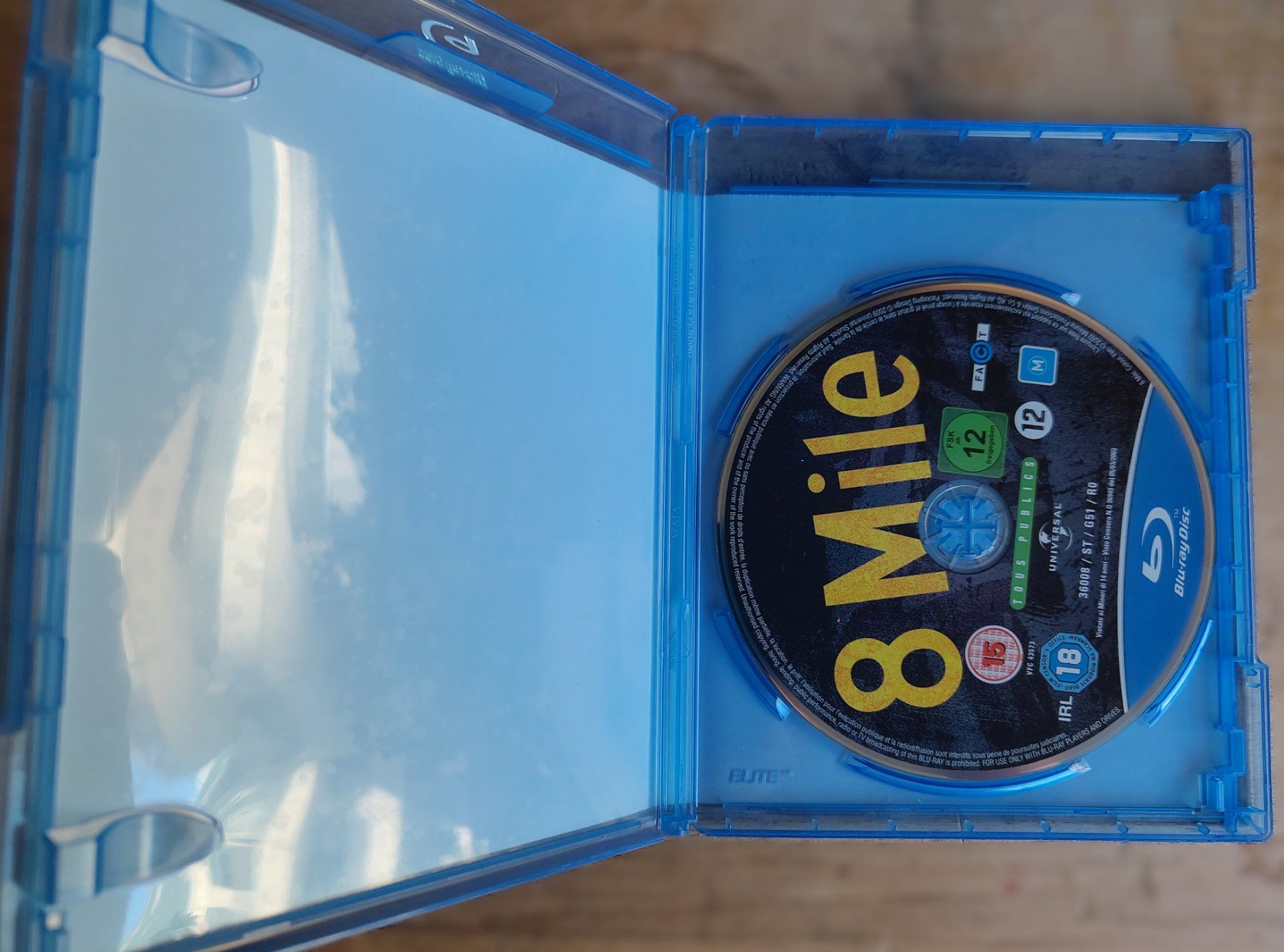 Tutti i DVDs: 8 Mile – Blu-ray – Usato da Chur venduto da SteveThePlace 2