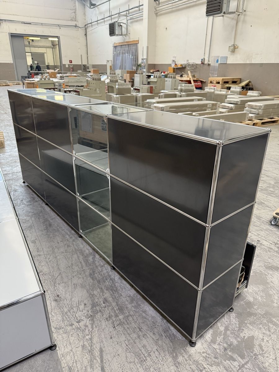 USM Scaffali: USM Haller Sideboard mit Vitrine 4x3 Anthrazitgrau Q2 – Usato da Balsthal venduto da Designhaus.Schmitt 4