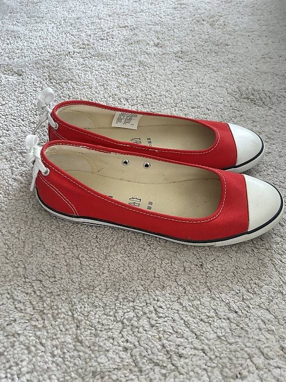 Damenschuhe: Converse Ballerina – Gebraucht aus Schwerzenbach von nic_zt5r 1