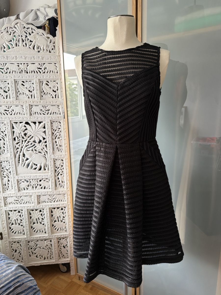 Kookai Vestiti: Robe Kookai taille 38 noire – Usato da lausanne venduto da annec777
