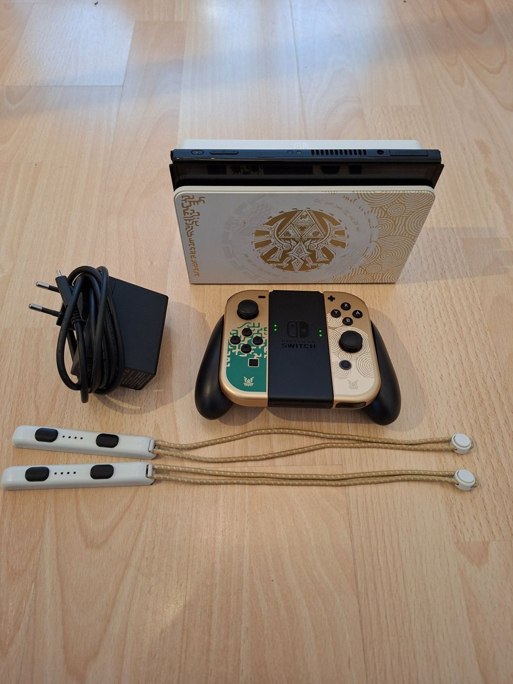 Nintendo Console: Nintendo Switch OLED - limitierte Zelda TotK Edition – Usato da Zollikofen venduto da cyr_g7rj 1