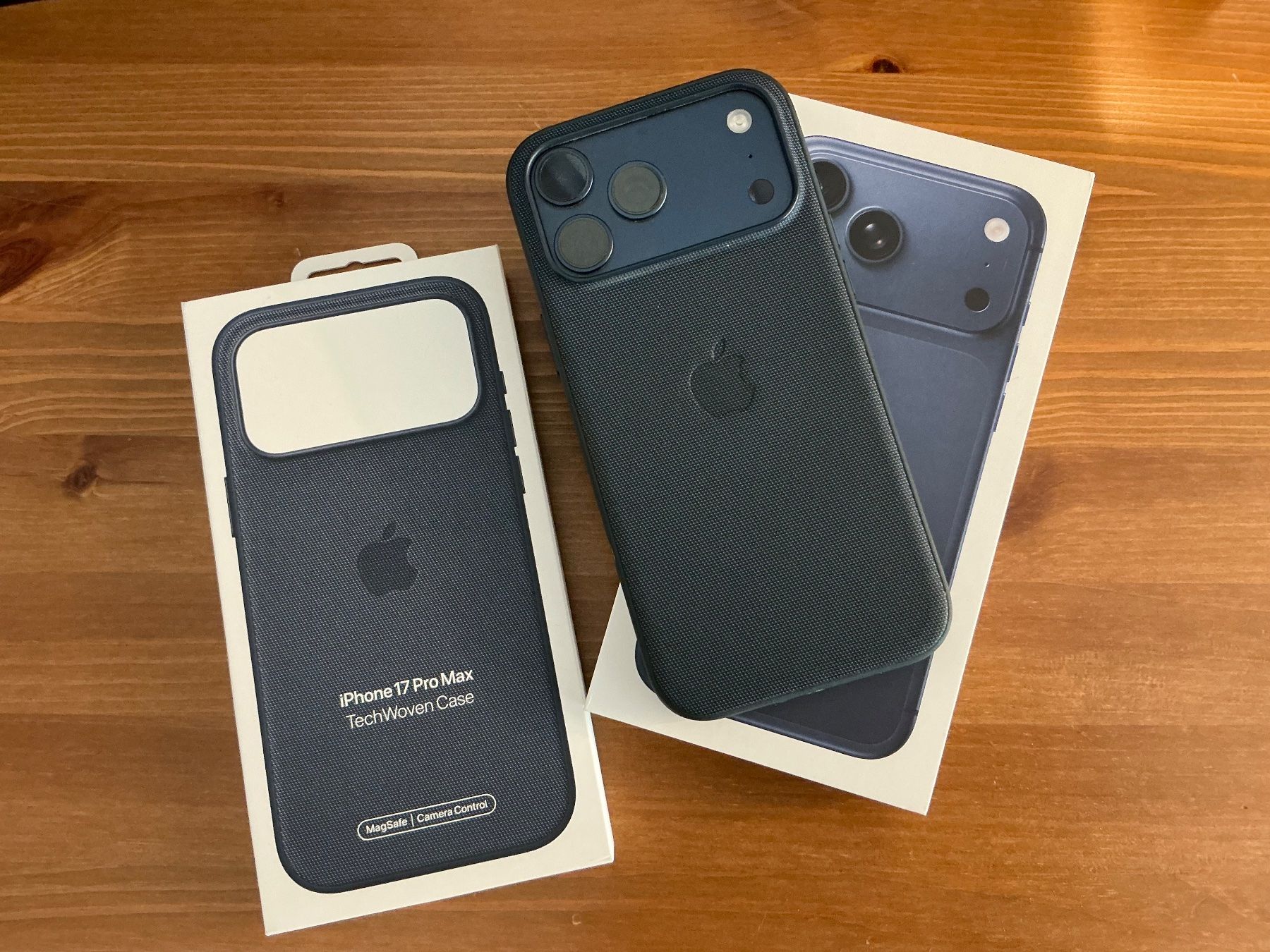 Apple Telefoni cellulari / Smartphones: Apple iPhone 17 Pro Max 256GB Deep Blue (bleu) – Usato da Evilard venduto da yam1980 1
