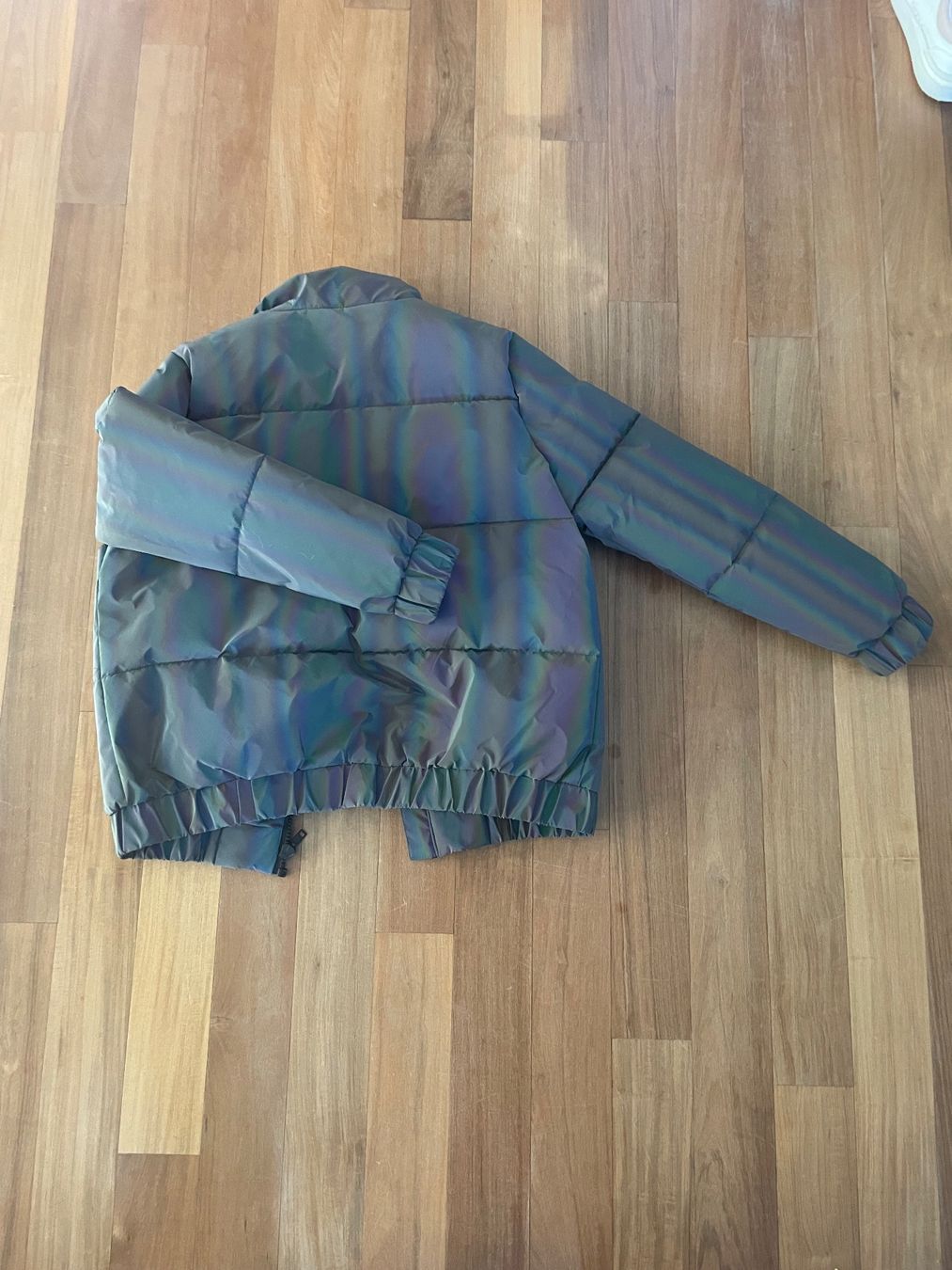 Giacche: URBAN CLASSICS Jacke reflektierend – Usato da Basel venduto da asprion 2