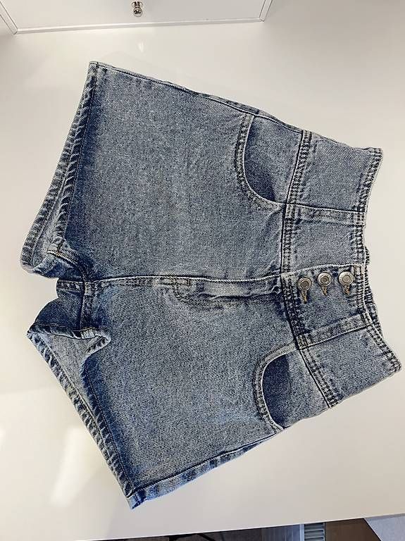 Tally Weijl Jeans: Highwaste Hotpants – Neuf (Voir description) à Obersaxen par TaCaSales