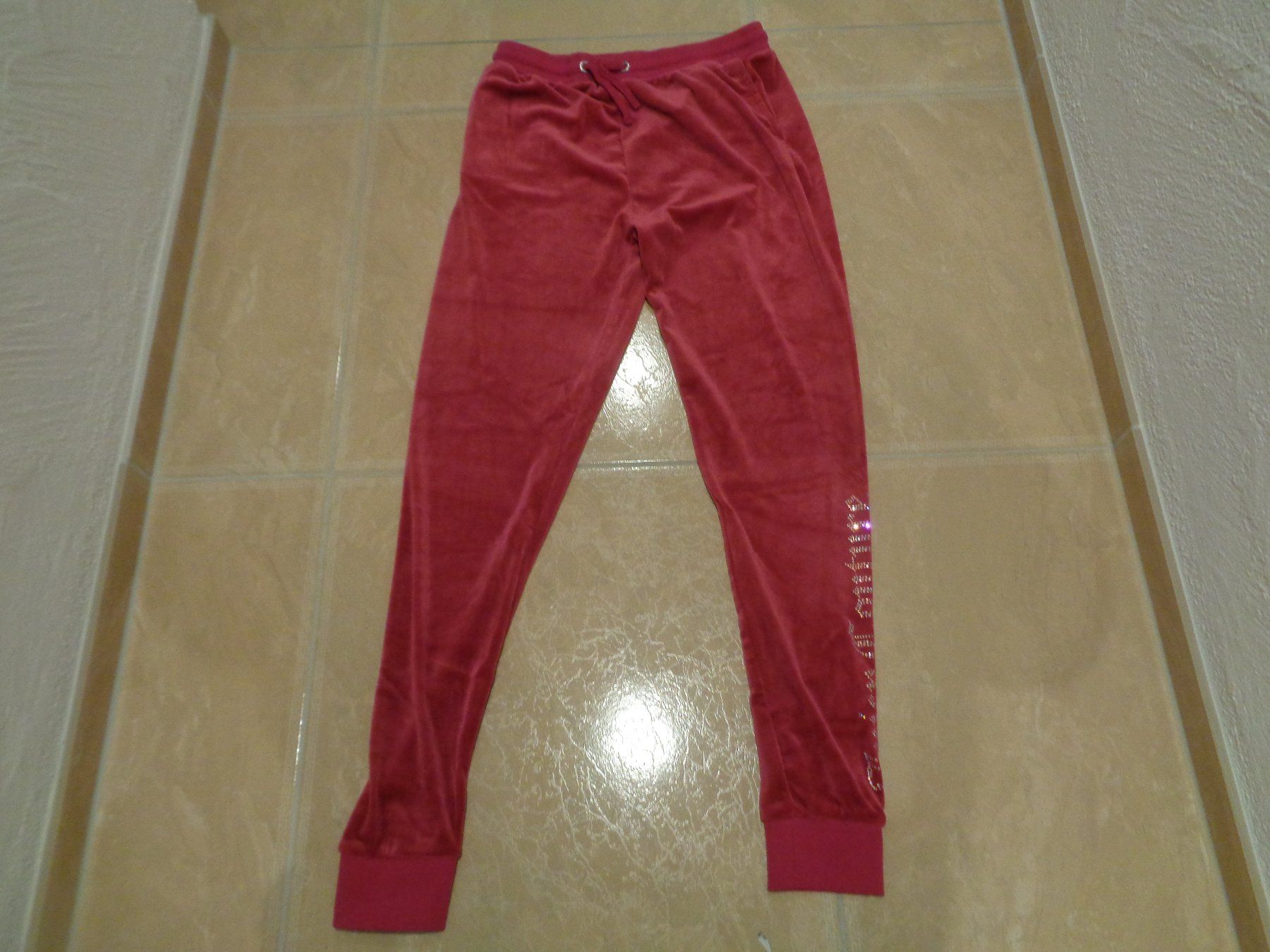 Pantaloni: Juicy Couture neue Samthose mit Glitzer, 15-16J oder S – Nuovo e nell'imballaggio originale da Klingnau venduto da Markus14