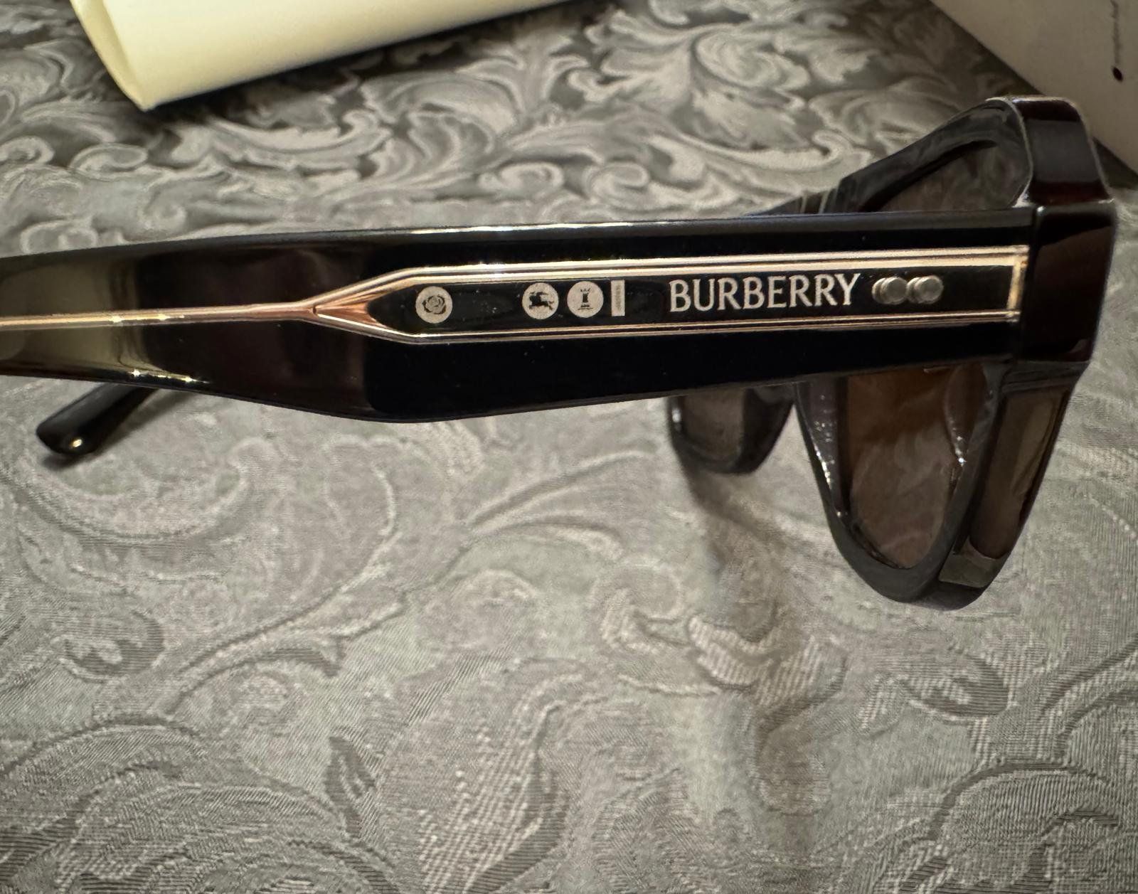 Burberry Occhiali & Lenti: Burberry Sonnenbrille Neu – Nuovo e nell'imballaggio originale da Herrliberg venduto da eka_dz6d 2