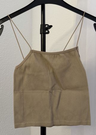 Beigefarbener Top