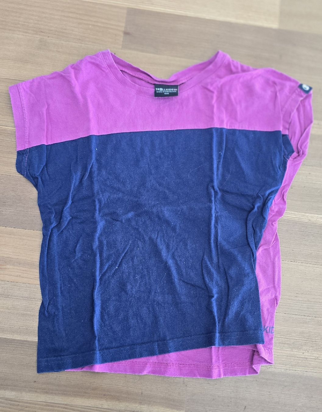 Trollkids Blusen, T-Shirts & Tops: Trollkids T-Shirt, Gr. 128 – Gebraucht aus Meggen von Scollection