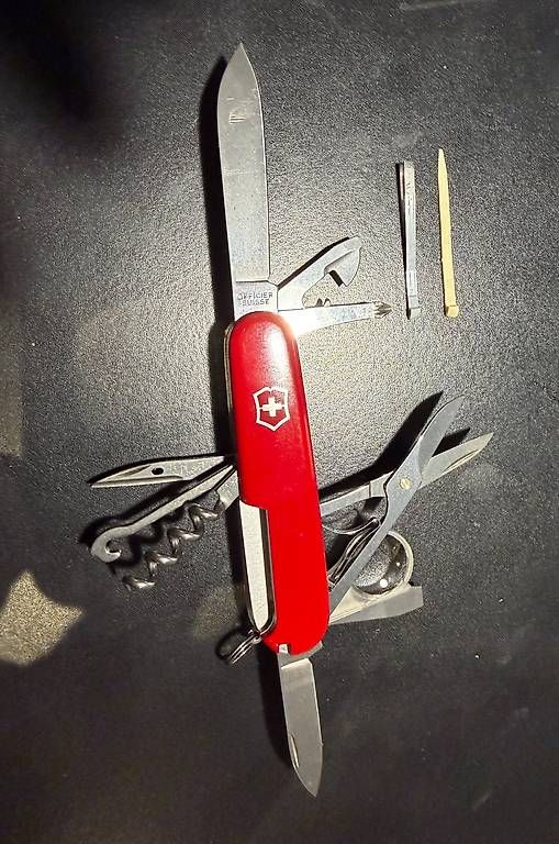 Coltelli tascabile: Victorinox Explorer in rot, neu! – Usato da Kloten venduto da Moern 1