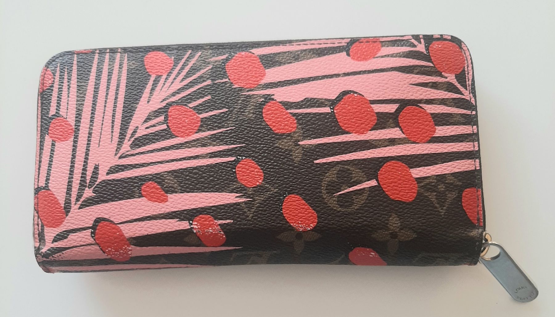 Louis Vuitton Portafogli: Portefeuille Louis Vuitton édition limitée – Usato da Chêne-Bourg venduto da chsandra34 1