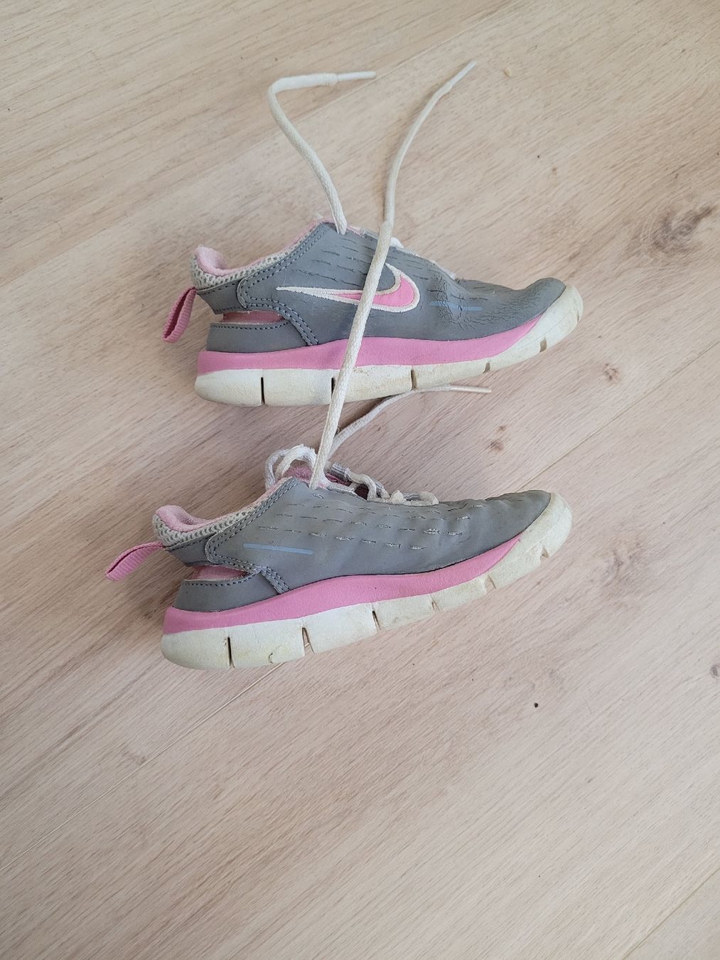 Nike Scarpe per ragazze: Turnschuh Nike Gr. 23.5 – Usato da Lupsingen venduto da sta_wgg5 3