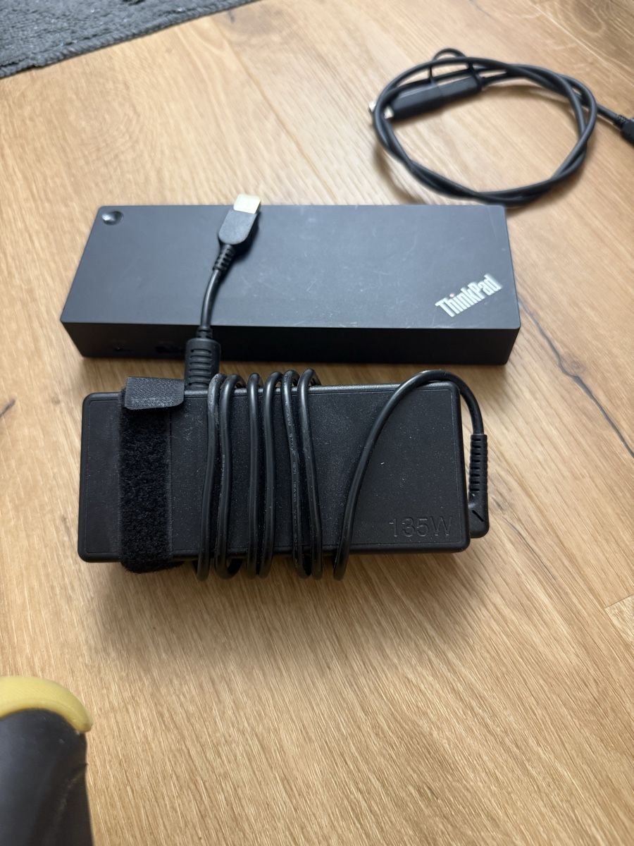 Lenovo Docking station: Lenovo ThinkPad USB-C Dock 4K Plug and Display – Usato da Aarau venduto da jes_z5w9 2
