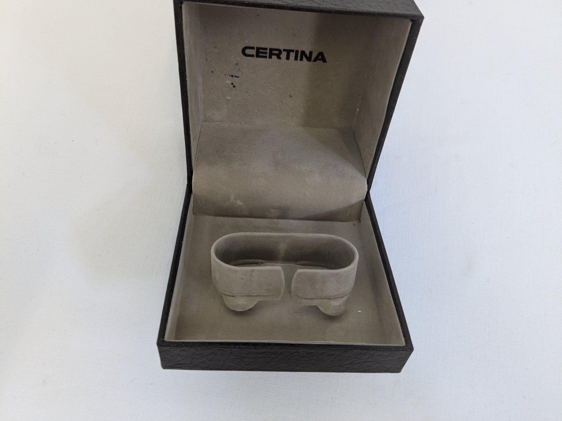 Certina Scatole porta orologi: Certina Uhrenbox – Usato da Weinfelden venduto da blaukreuz_brocki_TG 1