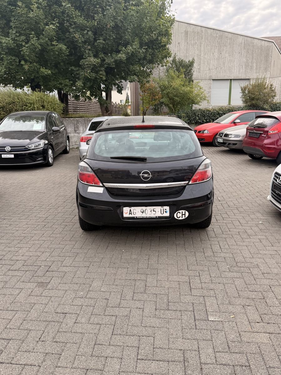 Opel Automobili: Opel Astra 1.8 Automat  – Usato da Hunzenschwil venduto da Car.2015 3