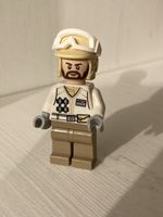 LEGO Star Wars Minifigur ist ein Hoth Rebel Trooper mit weiß
