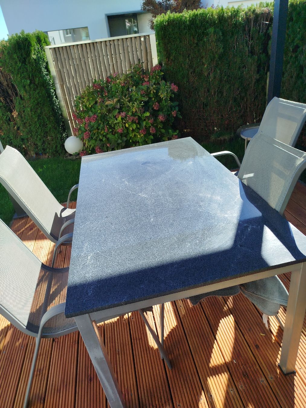 Set tavolo e sedie: Gartentisch mit 4 Gartenstühle – Usato da Züberwangen venduto da Bbaron 2