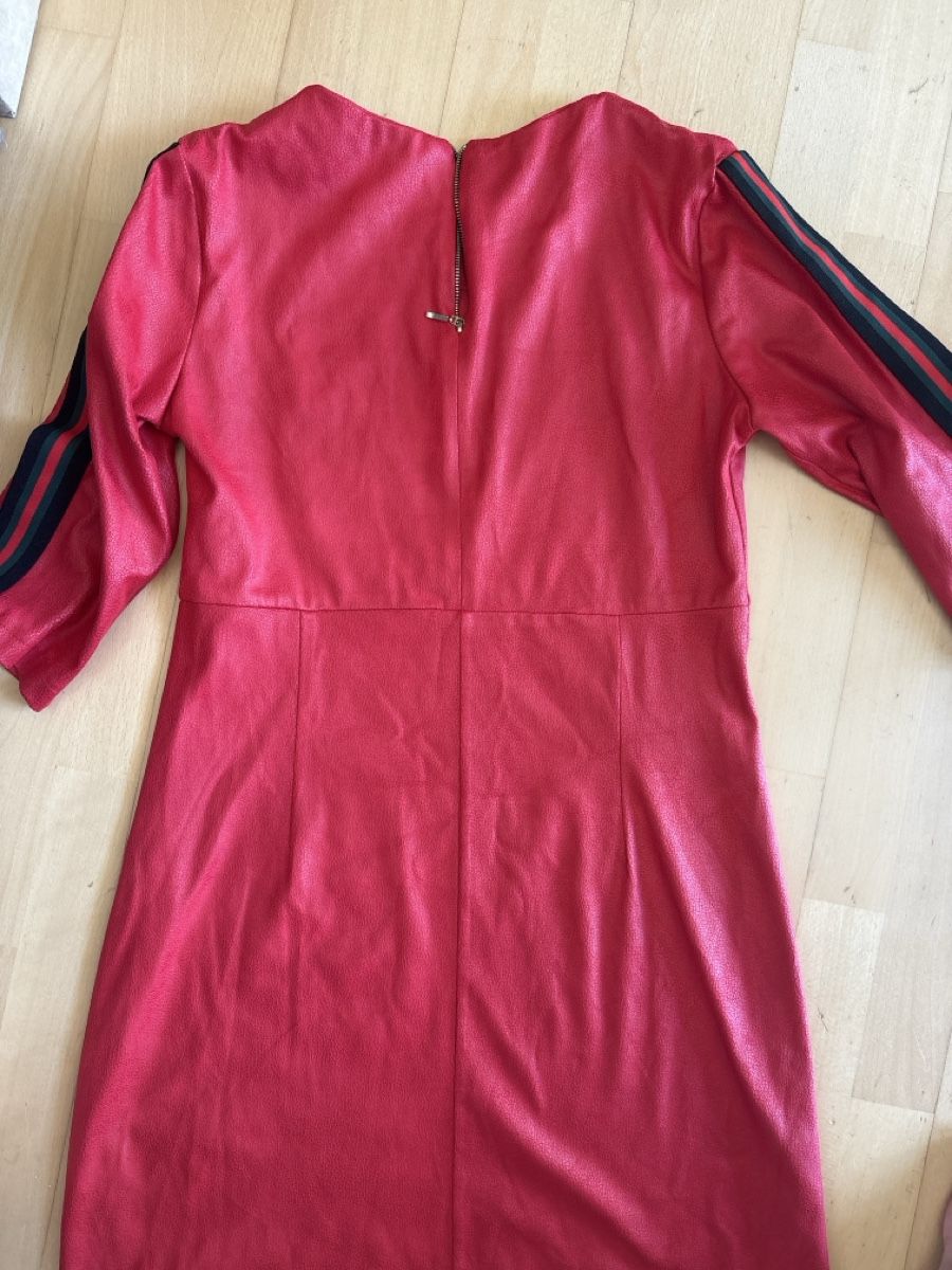 Vestiti: Robe rouge imitation cuir – Nuovo (secondo la descrizione) da Ennetbürgen venduto da Artmail 2