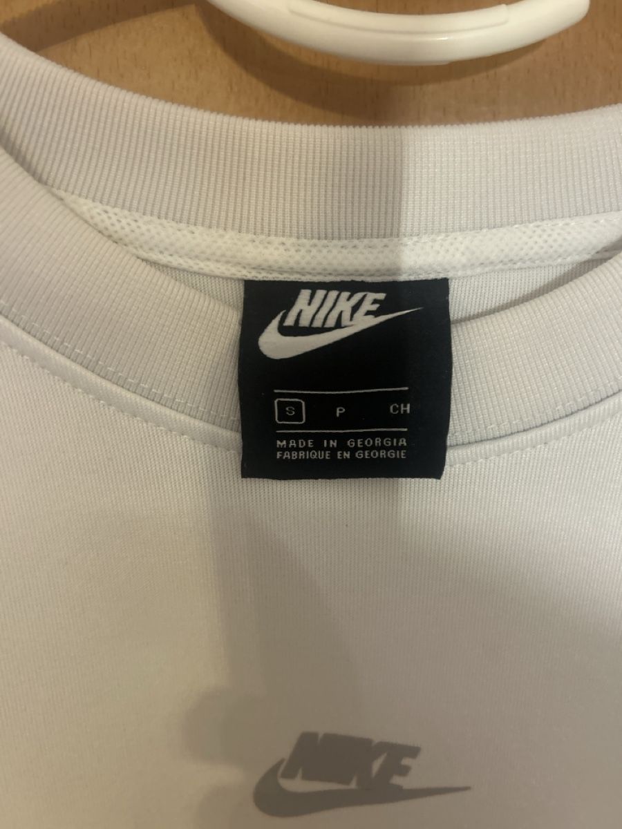 Nike Maglioni & Felpe: Sweat Nike blanc gris taille S bon état – Nuovo (secondo la descrizione) da Marin-Epagnier venduto da nyd_72sv 1