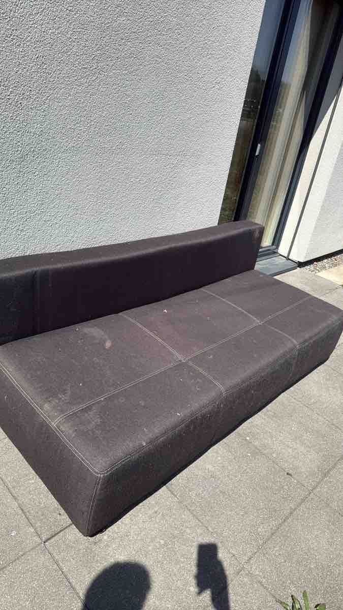 Divani: Sofa dunkelbraun 3-Sitzer mit Gebrauchsspuren – Usato da Ueberstorf venduto da jeromemanu