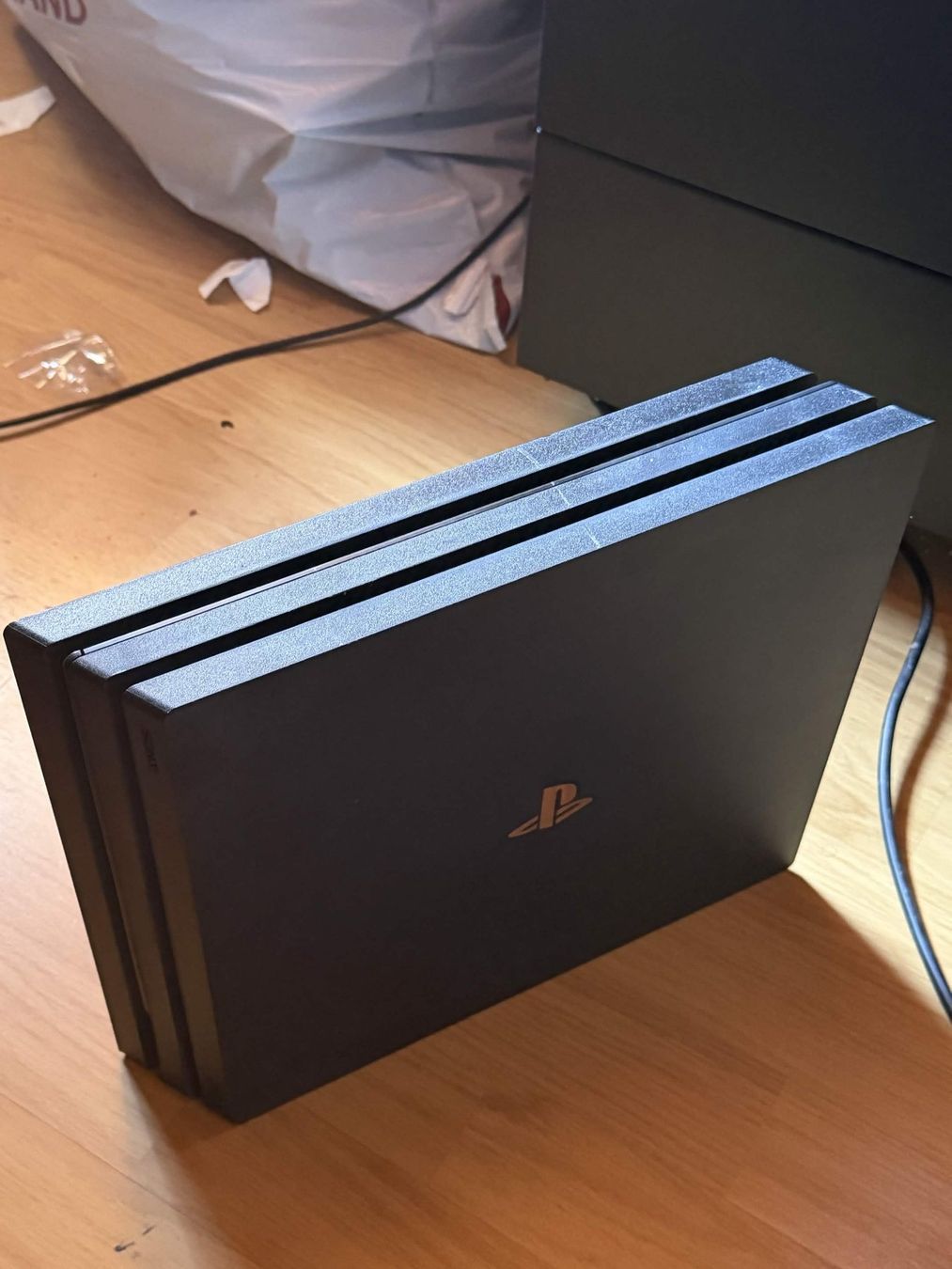 Sony Konsolen: PS4 pro – Gebraucht aus Savièse von rao_ss2p