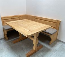 Holzeckbank mit Tisch, Massivholz