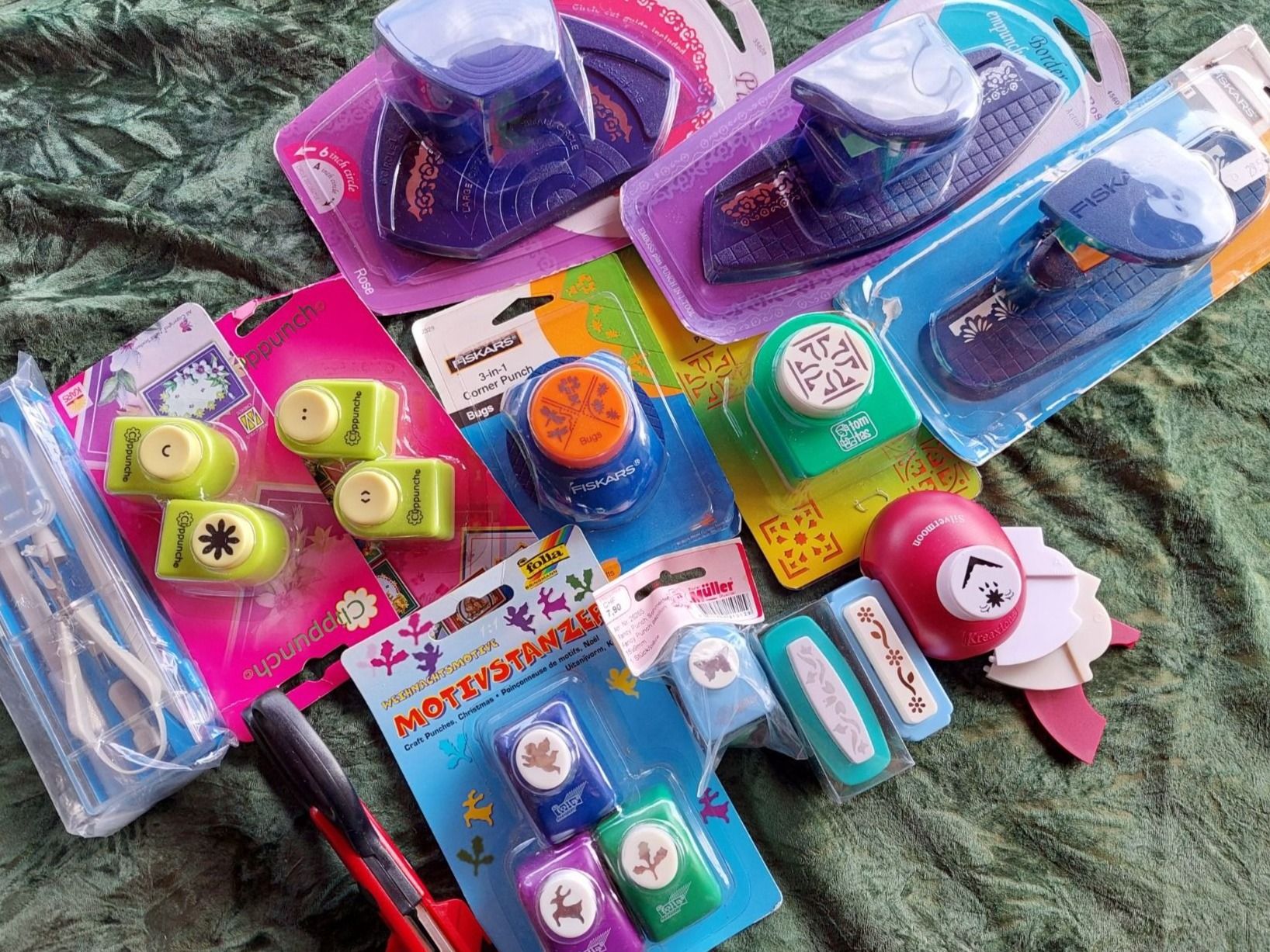 Kit bricolage: 16 STK DIVERSE MOTIVSTANZER OVP -  KINDERGARTEN & SCHULE – Nuovo e nell'imballaggio originale da Huttwil venduto da Kunterbuntli