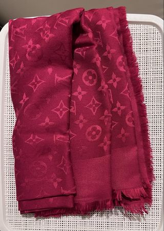 Louis Vuitton Schal Tuch i Rot Monogramm Design