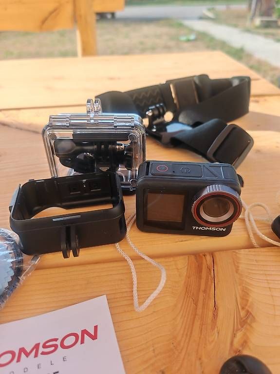Camcorder: Deux Caméras thomson et xtrem – Gebraucht aus Salavaux von phi_g8r2 2
