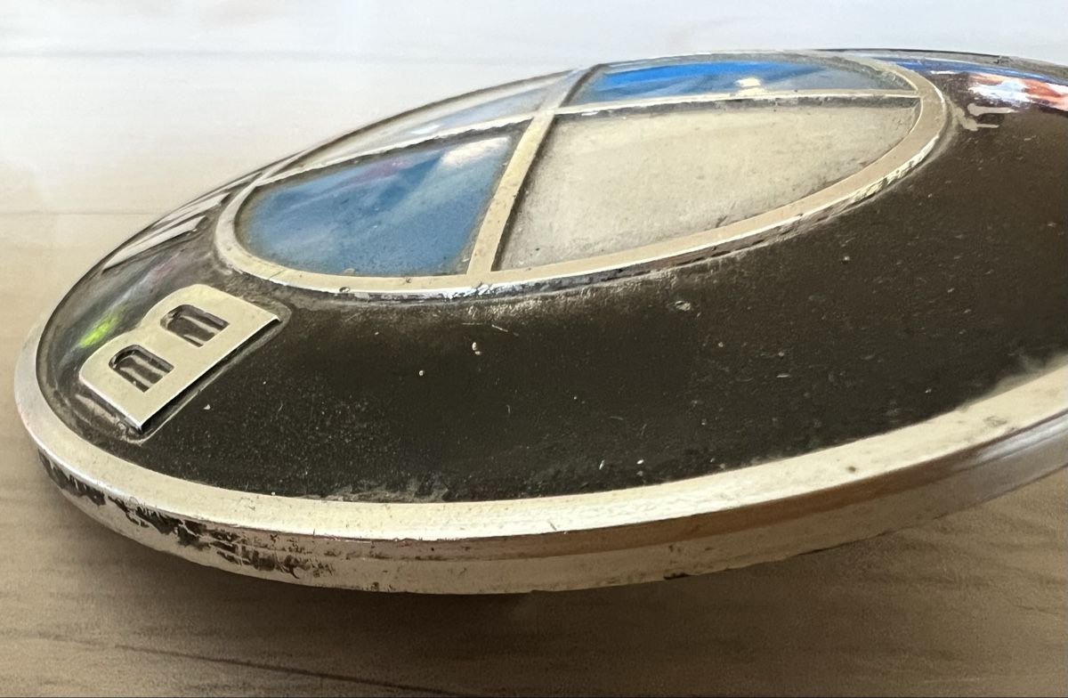 BMW Toutes les pièces auto: BMW Emblem aus Metall  – D'occasion à Sevelen par Ritiplampi 5