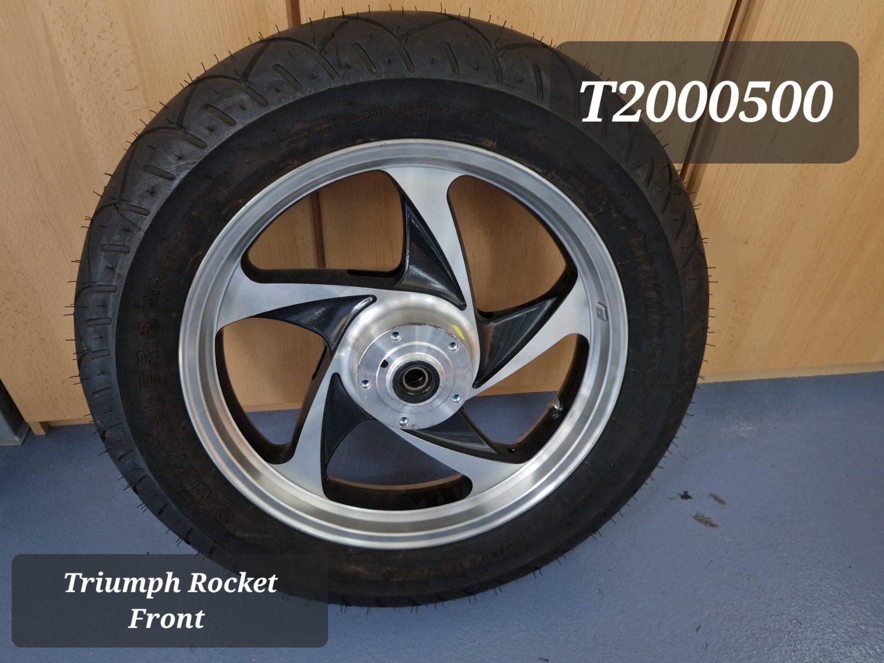 Triumph Cerchioni: Triumph Rocket Vorderrad T2000500 – Usato da Kerns venduto da .Biker.