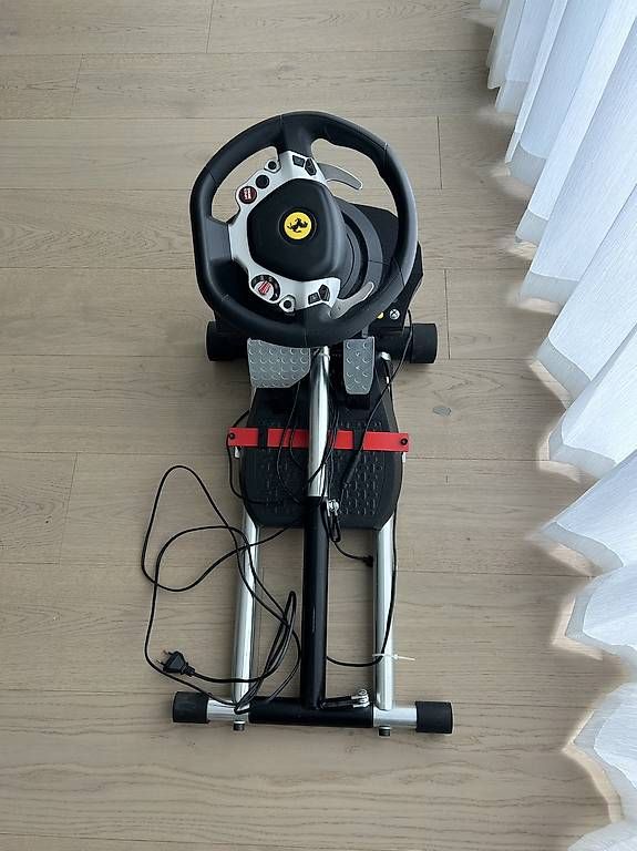 Controller: Thrustmaster TX Racing Wheel+Stand Pro Deluxe V2 Set – Usato da Dättwil AG venduto da qux_9xwk 1