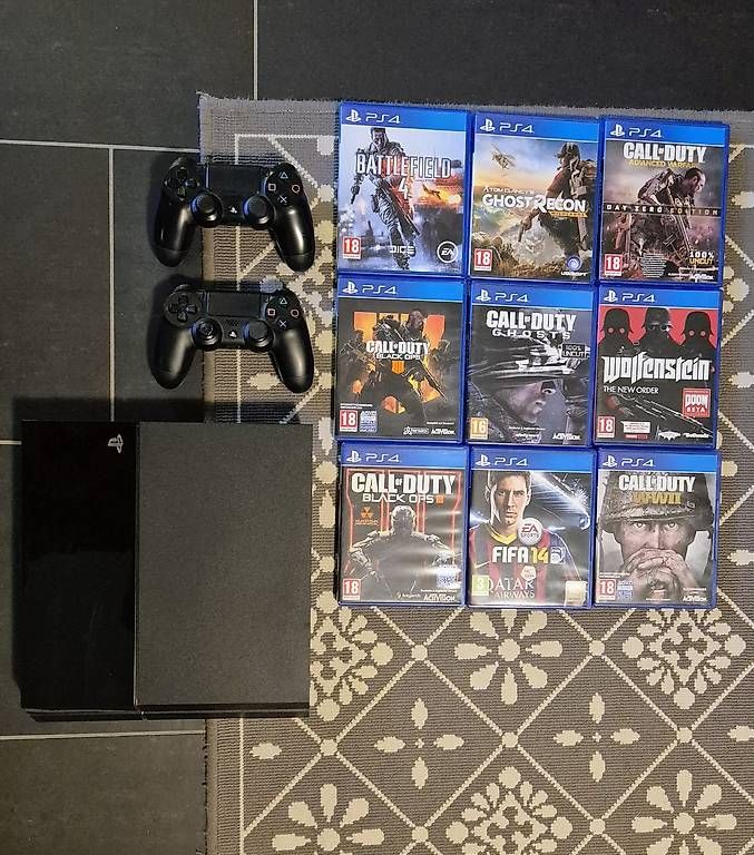 Sony Jeux: Playstation 4 mit 9 Spiele – D'occasion à Felsberg par didem1986